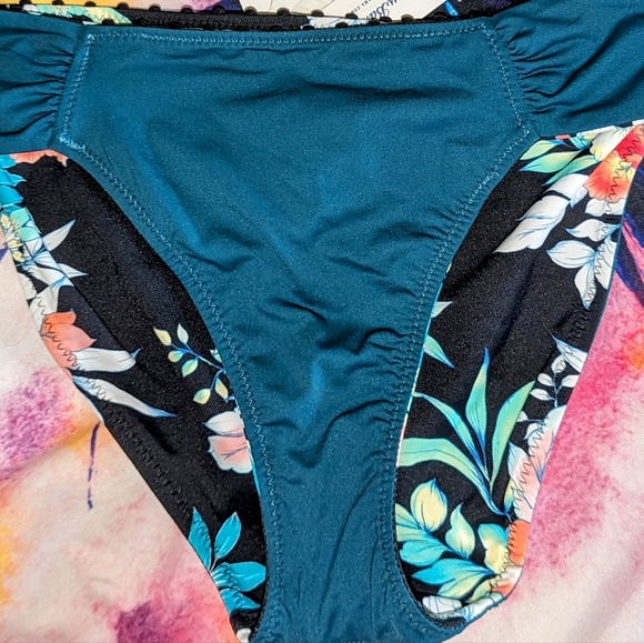 Tommy Bahama Bikini NWT SIZE S/M Multiple style/ reversible (see details below) - Picture 6 of 13